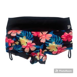 PINK Victoria’s Secret Women’s Gym to Swim Black Tropical Shorts Medium